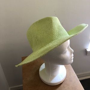 Summer green woven cowboy style hat 🤠  size M/L